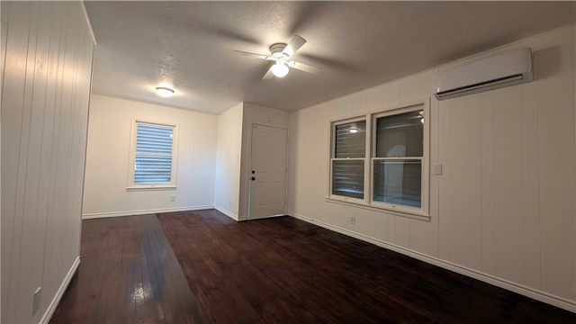 3605 Chestnut St, Corpus Christi, TX 78411