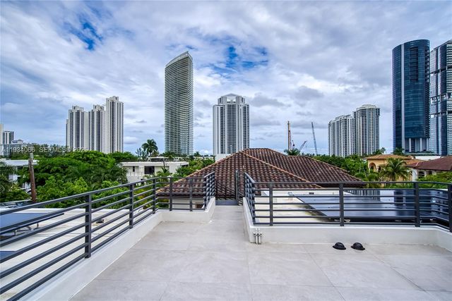 311 SE 189th St., Sunny Isles Beach, FL 33160