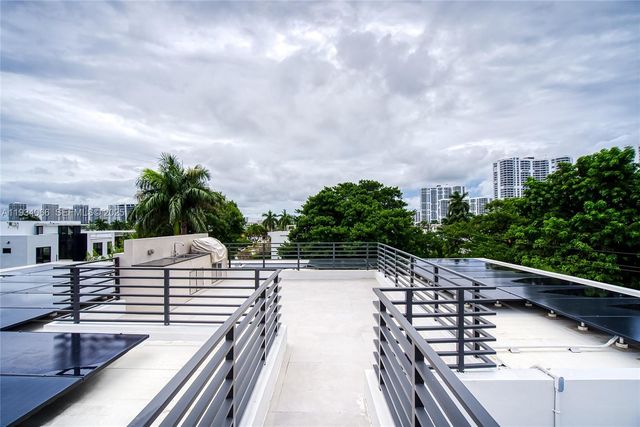 311 SE 189th St., Sunny Isles Beach, FL 33160