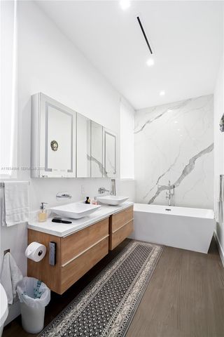 311 SE 189th St., Sunny Isles Beach, FL 33160