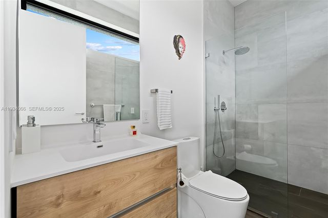 311 SE 189th St., Sunny Isles Beach, FL 33160