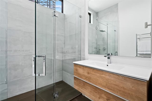 311 SE 189th St., Sunny Isles Beach, FL 33160