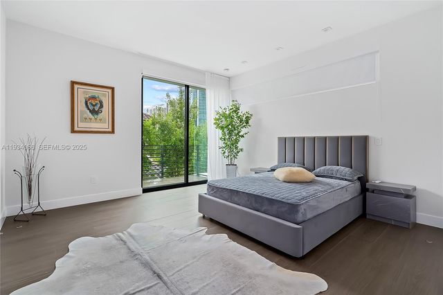 311 SE 189th St., Sunny Isles Beach, FL 33160