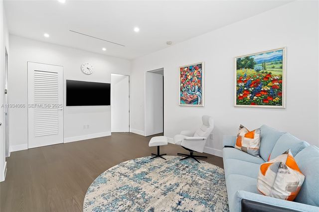 311 SE 189th St., Sunny Isles Beach, FL 33160