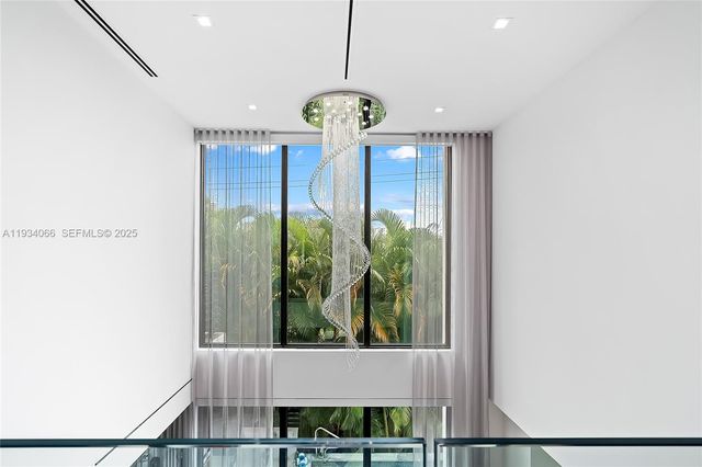 311 SE 189th St., Sunny Isles Beach, FL 33160