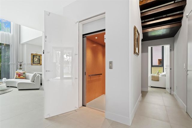 311 SE 189th St., Sunny Isles Beach, FL 33160