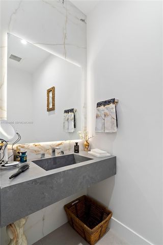 311 SE 189th St., Sunny Isles Beach, FL 33160