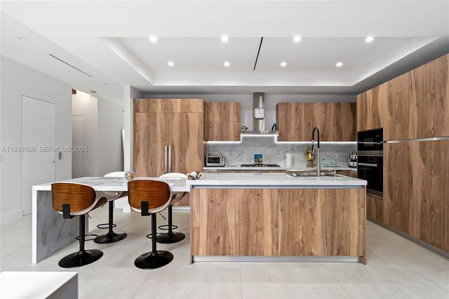 311 SE 189th St., Sunny Isles Beach, FL 33160