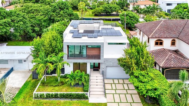 311 SE 189th St., Sunny Isles Beach, FL 33160