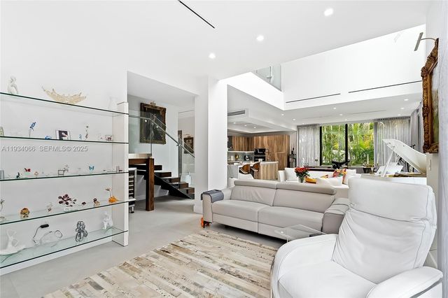 311 SE 189th St., Sunny Isles Beach, FL 33160