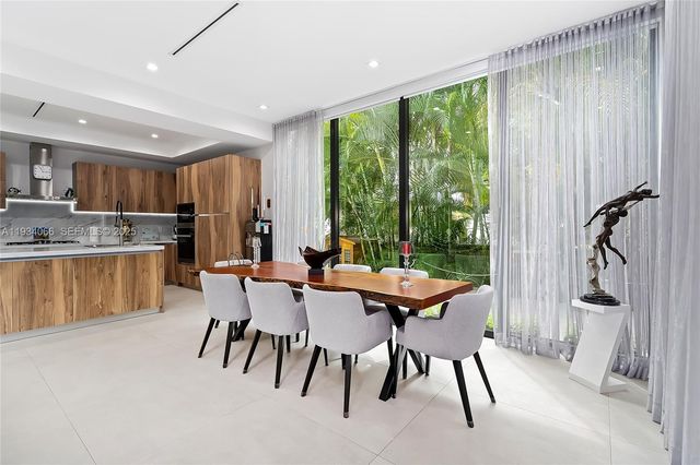 311 SE 189th St., Sunny Isles Beach, FL 33160