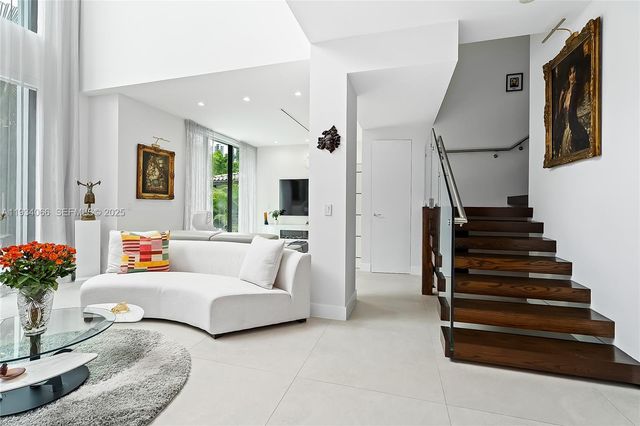 311 SE 189th St., Sunny Isles Beach, FL 33160