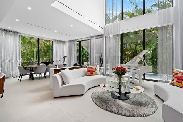 311 SE 189th St., Sunny Isles Beach, FL 33160