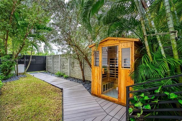 311 SE 189th St., Sunny Isles Beach, FL 33160