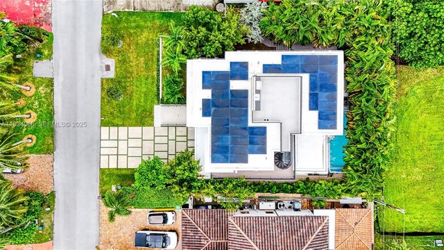 311 SE 189th St., Sunny Isles Beach, FL 33160