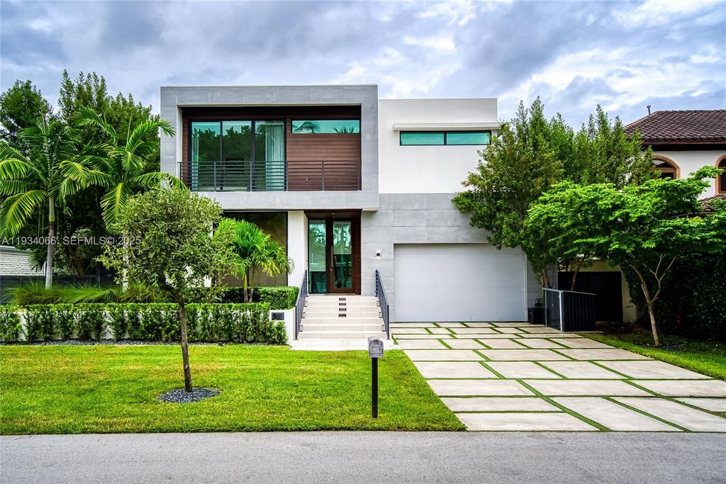 311 SE 189th St., Sunny Isles Beach, FL 33160