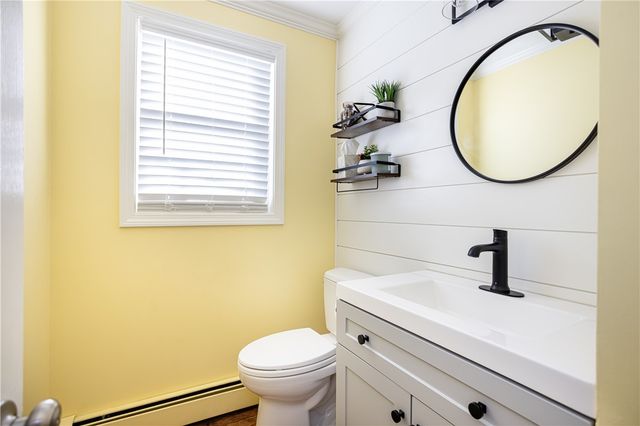 68 Fox Run, Cranston, RI 02921