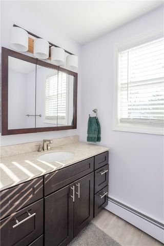 68 Fox Run, Cranston, RI 02921