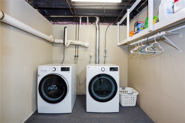 68 Fox Run, Cranston, RI 02921