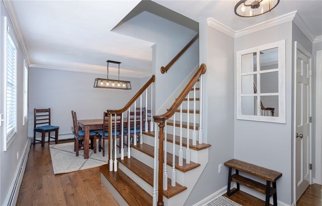 68 Fox Run, Cranston, RI 02921