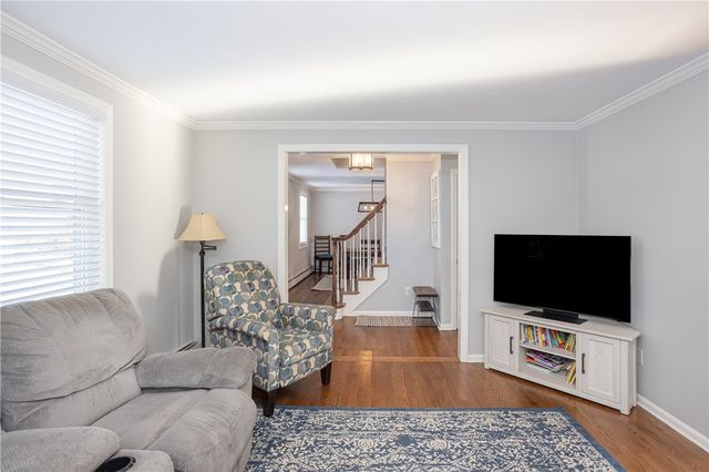 68 Fox Run, Cranston, RI 02921