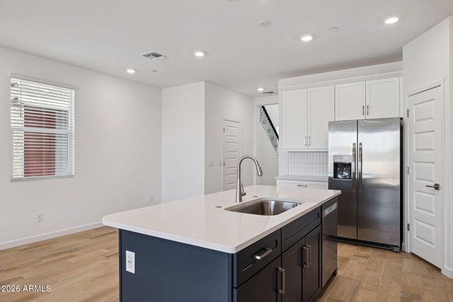 32548 N SMOKE VIEW Trail, Peoria, AZ 85383