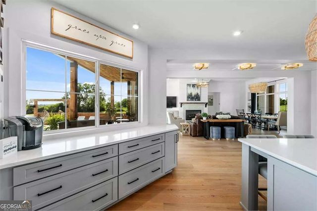 450 Dix Lee On Drive, Fayetteville, GA 30214