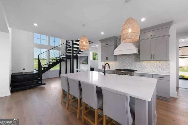 450 Dix Lee On Drive, Fayetteville, GA 30214