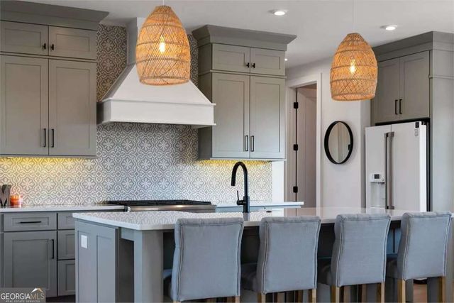 450 Dix Lee On Drive, Fayetteville, GA 30214