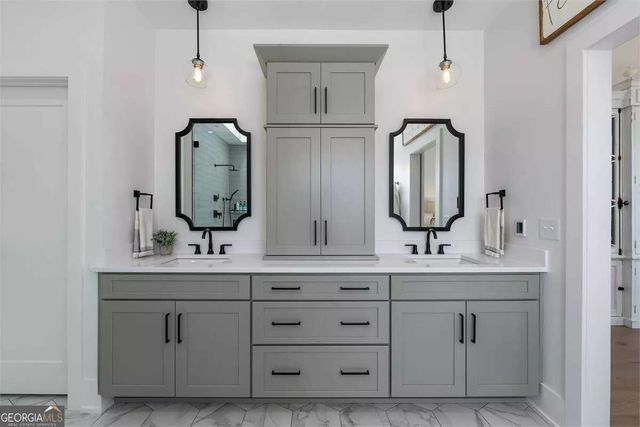 450 Dix Lee On Drive, Fayetteville, GA 30214