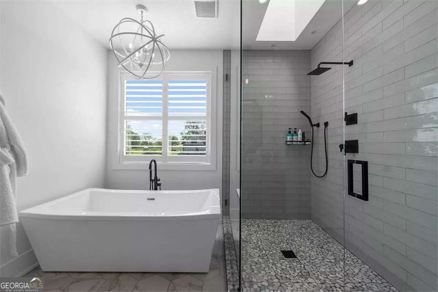 450 Dix Lee On Drive, Fayetteville, GA 30214