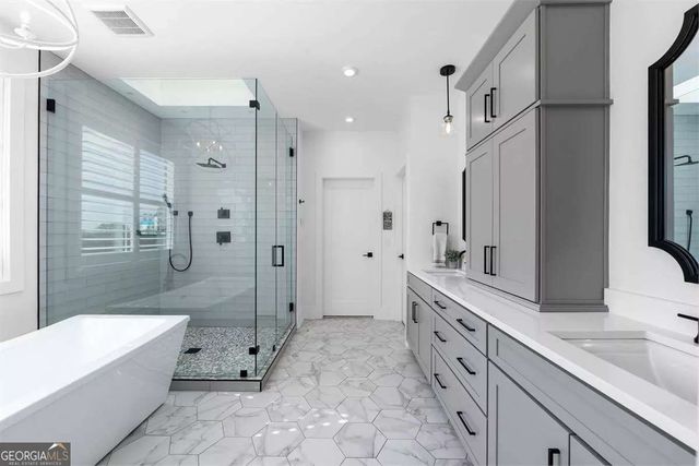 450 Dix Lee On Drive, Fayetteville, GA 30214