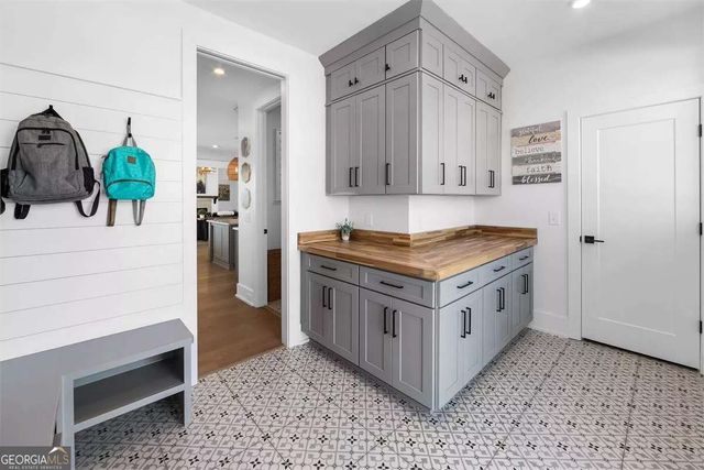 450 Dix Lee On Drive, Fayetteville, GA 30214