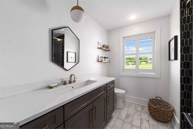 450 Dix Lee On Drive, Fayetteville, GA 30214