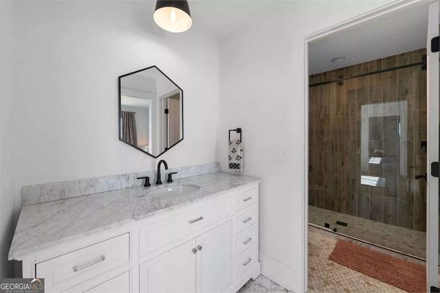 450 Dix Lee On Drive, Fayetteville, GA 30214