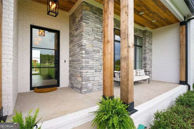 450 Dix Lee On Drive, Fayetteville, GA 30214