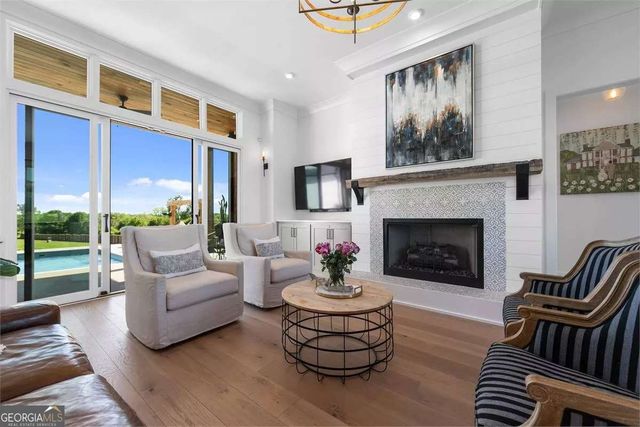 450 Dix Lee On Drive, Fayetteville, GA 30214