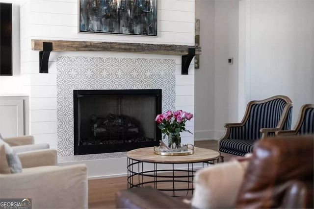 450 Dix Lee On Drive, Fayetteville, GA 30214