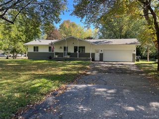 18496 Brentwood Street, Livonia, MI 48152