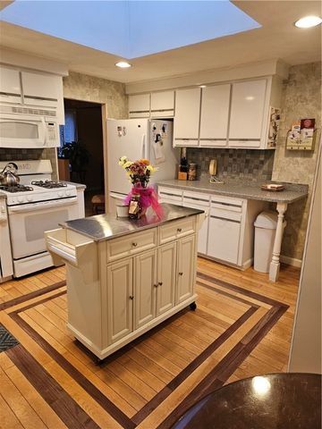 6 Blue Spruce Drive, Coventry, RI 02816