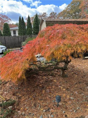 6 Blue Spruce Drive, Coventry, RI 02816