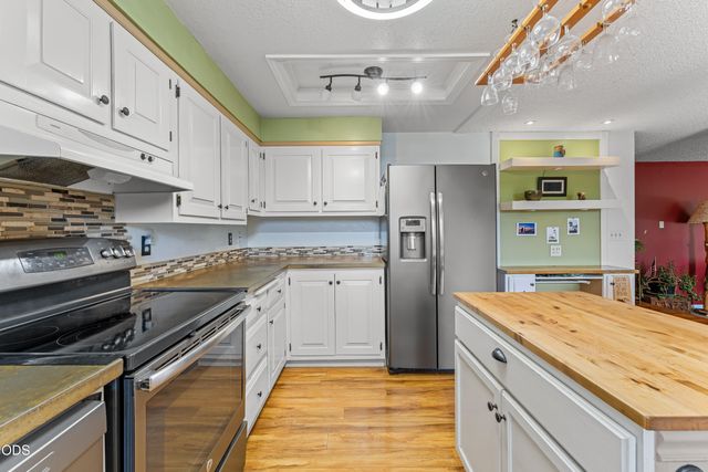 221 Village Lane, Grants Pass, OR 97527