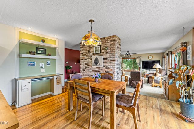 221 Village Lane, Grants Pass, OR 97527