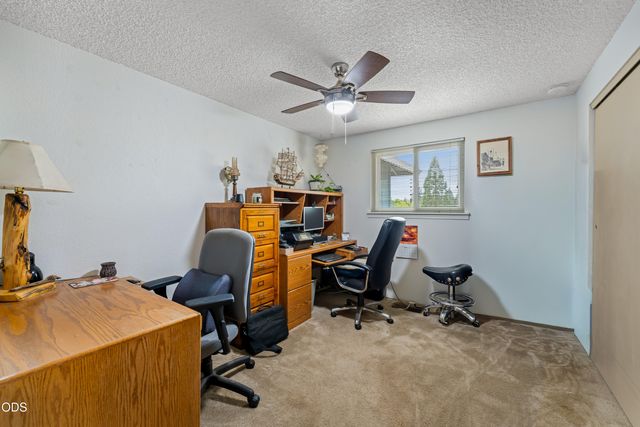 221 Village Lane, Grants Pass, OR 97527