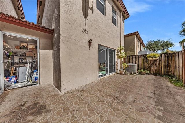 16138 Emerald Cove Rd, Weston, FL 33331