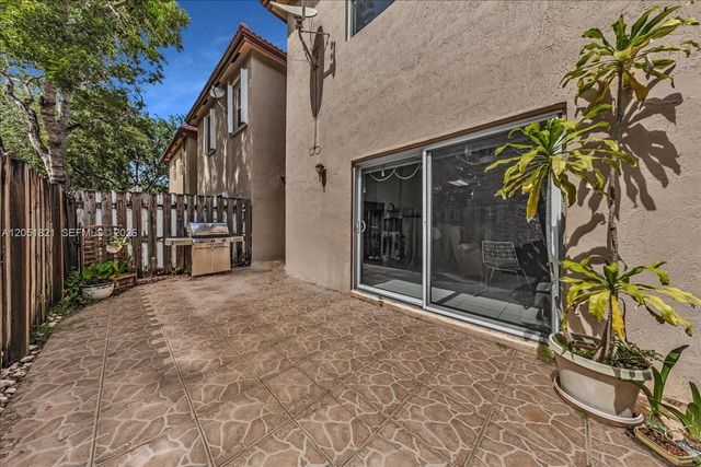 16138 Emerald Cove Rd, Weston, FL 33331