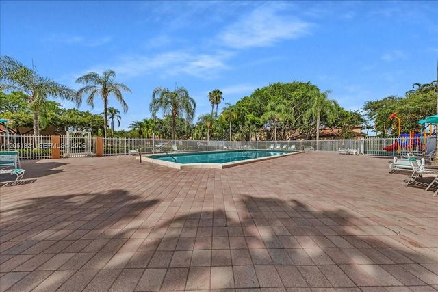 16138 Emerald Cove Rd, Weston, FL 33331