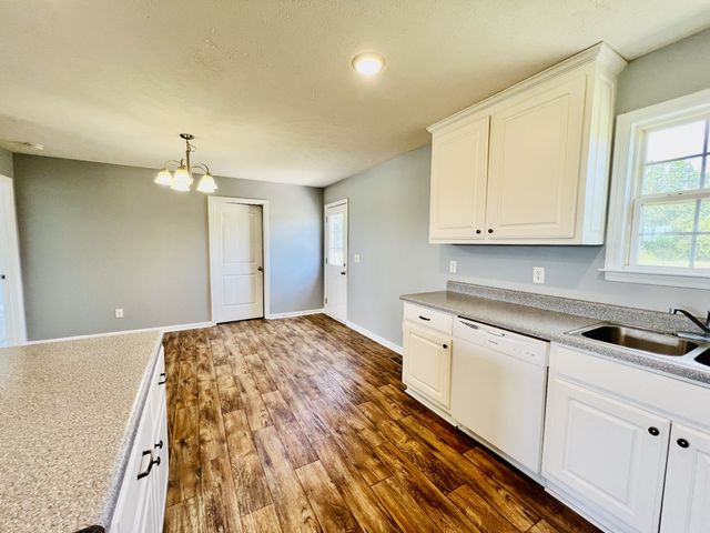 4560 Fall River Rd, Pulaski, TN 38478