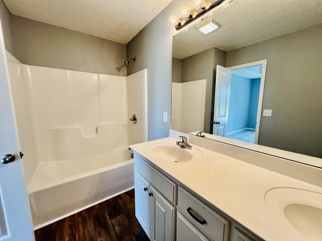 4560 Fall River Rd, Pulaski, TN 38478