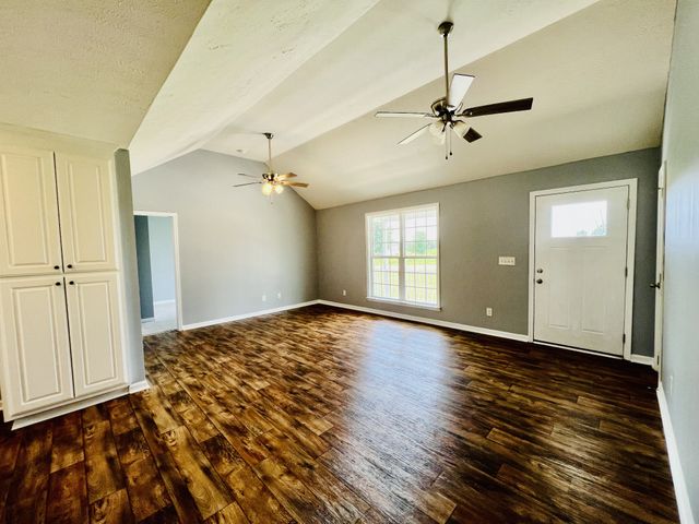 4560 Fall River Rd, Pulaski, TN 38478